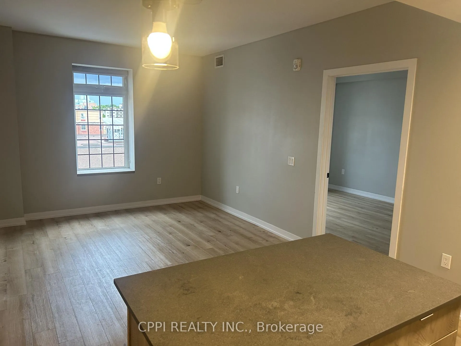 Photo 4 of Unit 606, 70 King Street E, Oshawa, Central — HOMEH