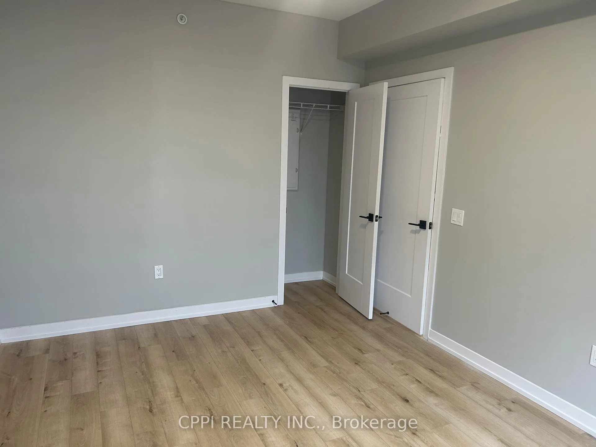 Photo 7 of Unit 606, 70 King Street E, Oshawa, Central — HOMEH