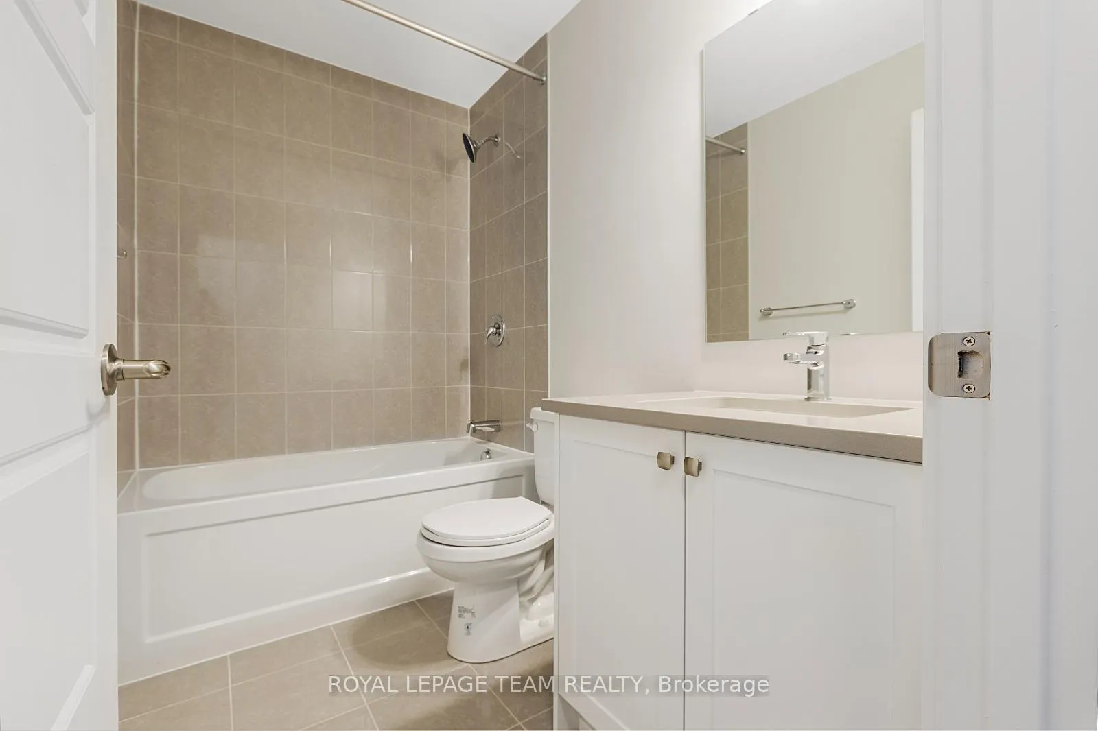 Photo 8 of 320 Parnian Private, Ottawa, Barrhaven - Half Moon Bay — HOMEH