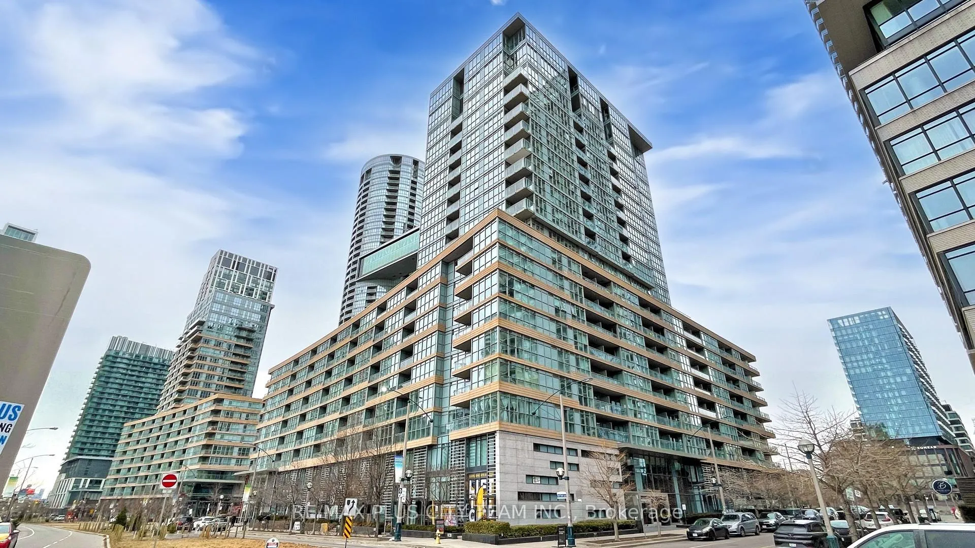 Front of Unit 830, 10 Capreol Court