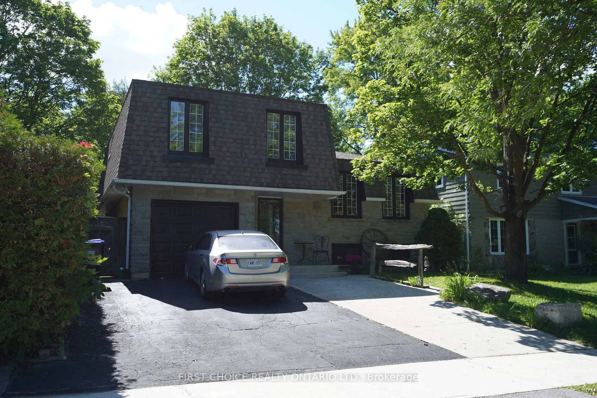 Photo 2 of 74 The Boulevard Avenue, New Tecumseth, Tottenham — HOMEH
