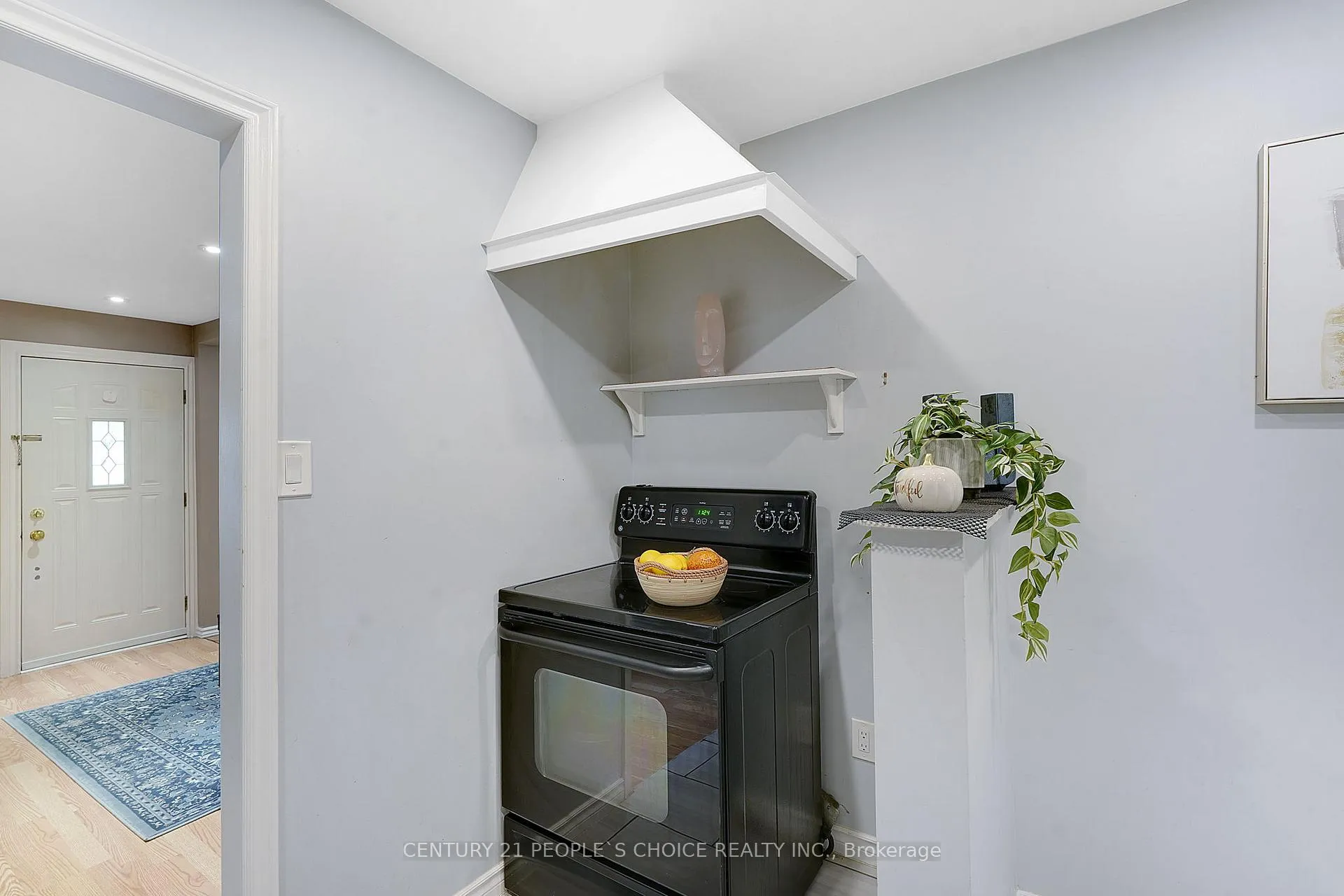 Photo 5 of 150 Spears Street, Toronto, Rockcliffe-Smythe — HOMEH