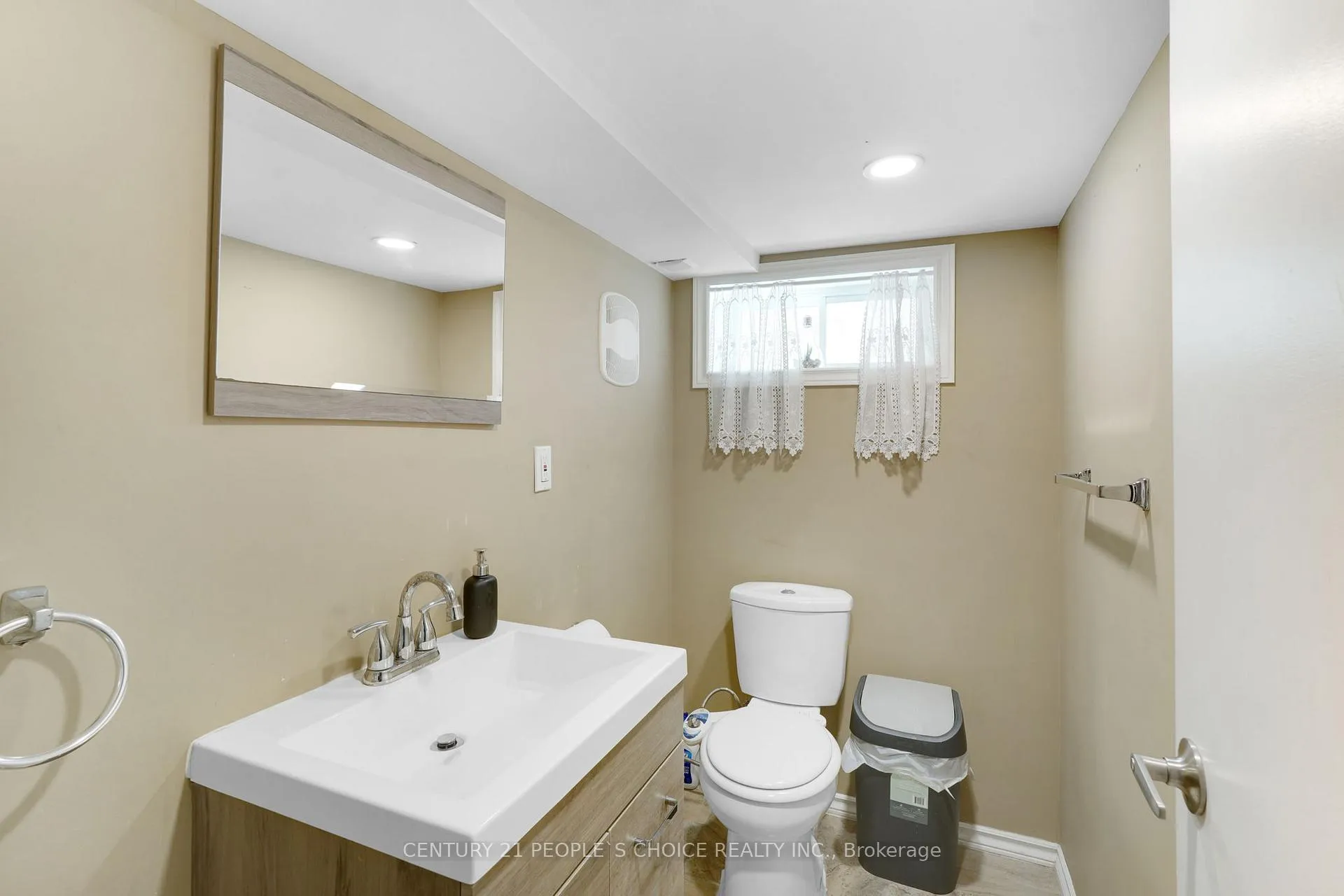 Photo 14 of 150 Spears Street, Toronto, Rockcliffe-Smythe — HOMEH