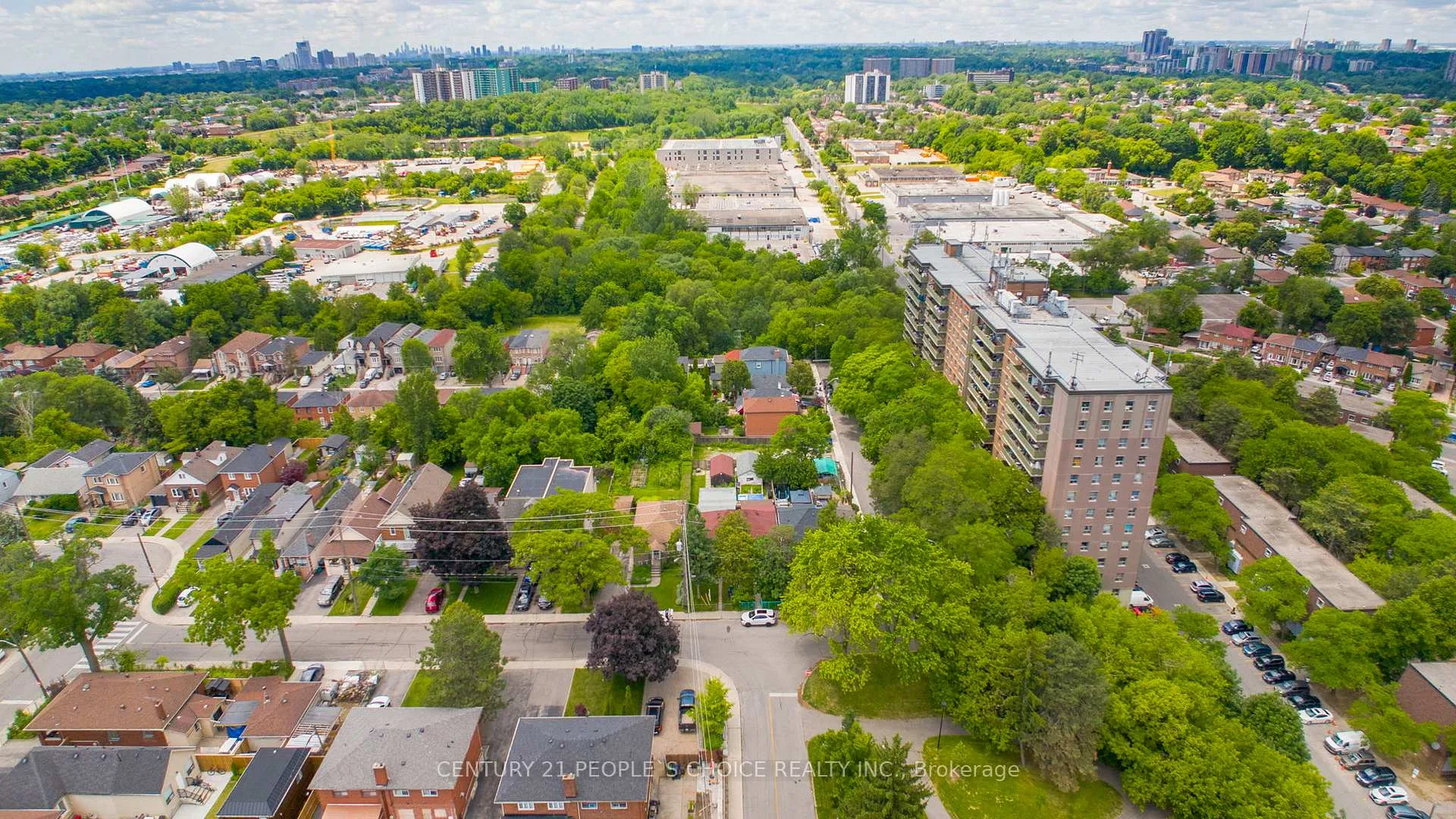 Photo 24 of 150 Spears Street, Toronto, Rockcliffe-Smythe — HOMEH
