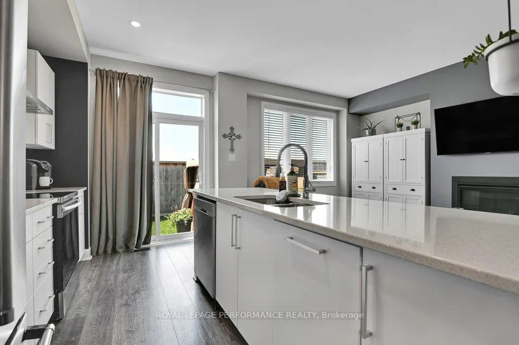 Photo 9 of 279 Mountain Sorrel Way, Ottawa, Avalon West — HOMEH