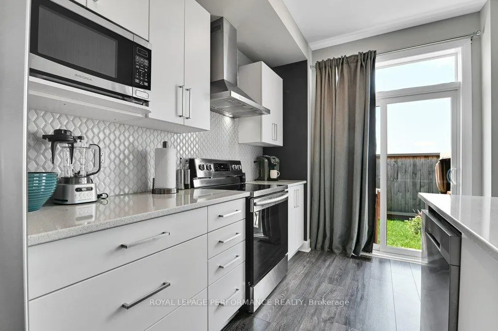 Photo 10 of 279 Mountain Sorrel Way, Ottawa, Avalon West — HOMEH