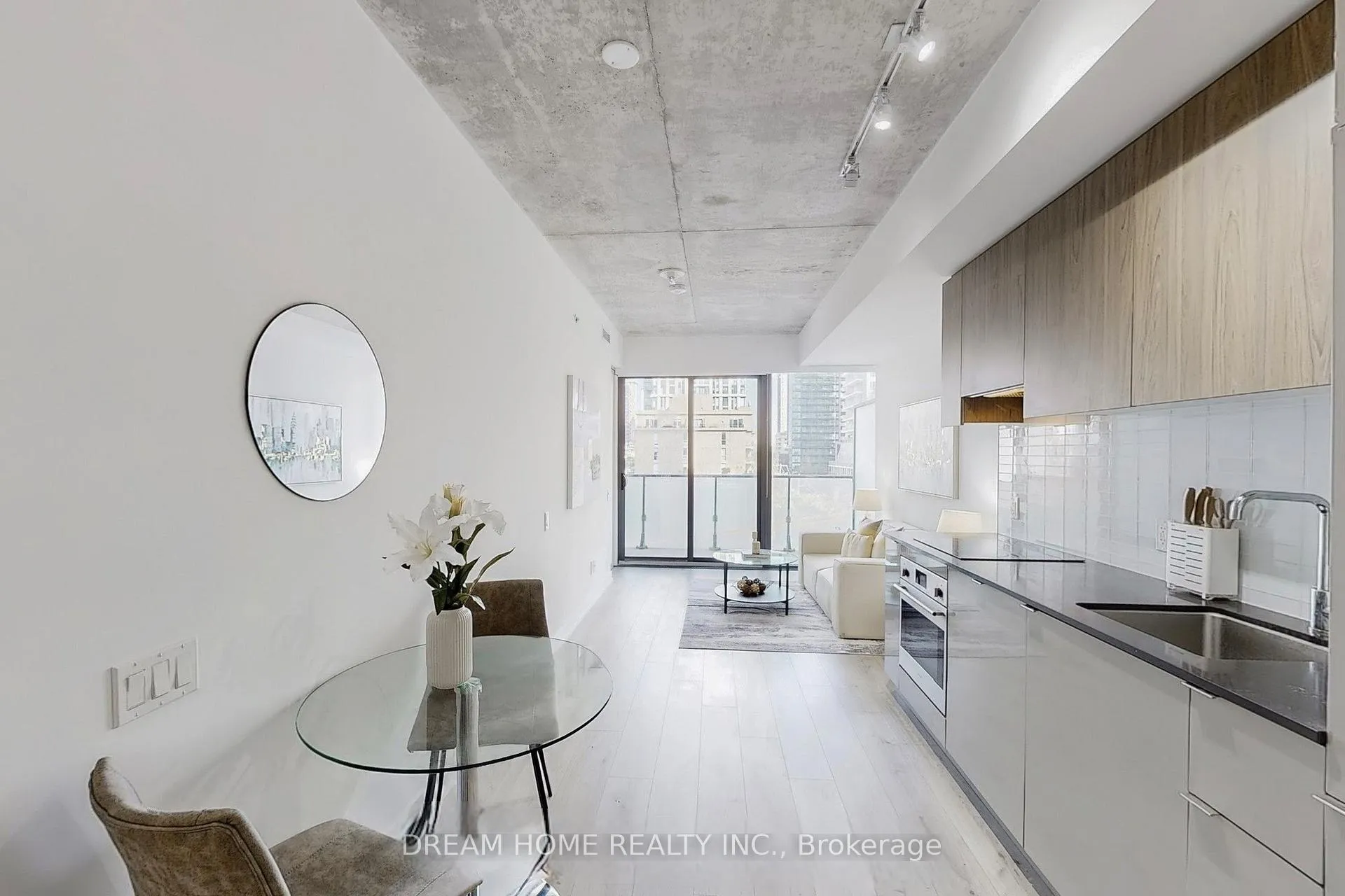 Photo 4 of Unit 508, 161 Roehampton Avenue, Toronto, Mount Pleasant West — HOMEH