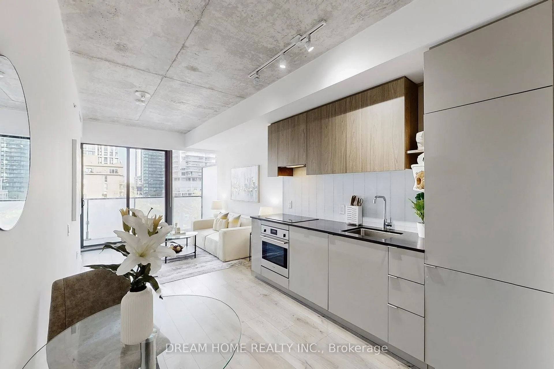 Photo 5 of Unit 508, 161 Roehampton Avenue, Toronto, Mount Pleasant West — HOMEH