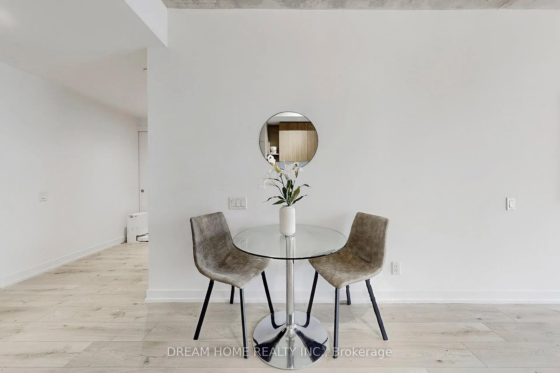 Photo 9 of Unit 508, 161 Roehampton Avenue, Toronto, Mount Pleasant West — HOMEH