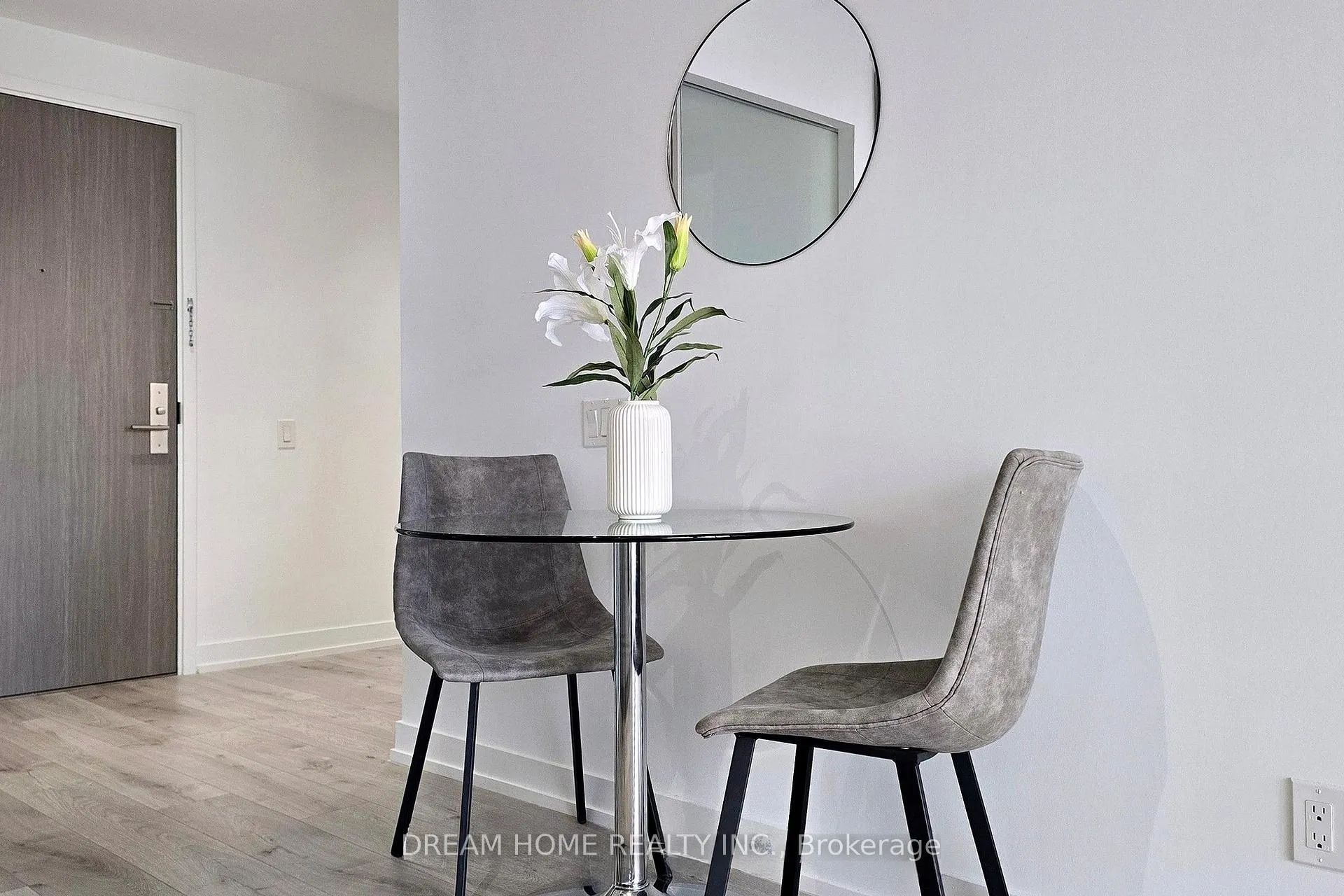 Photo 10 of Unit 508, 161 Roehampton Avenue, Toronto, Mount Pleasant West — HOMEH