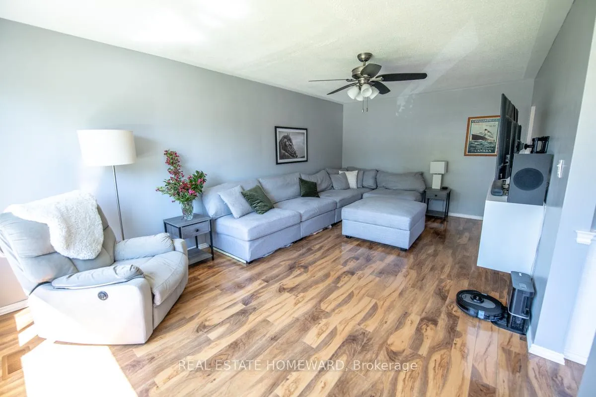 Photo 4 of 4 Sunicrest Boulevard, Clarington, Bowmanville — HOMEH