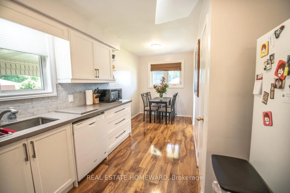 Photo 7 of 4 Sunicrest Boulevard, Clarington, Bowmanville — HOMEH