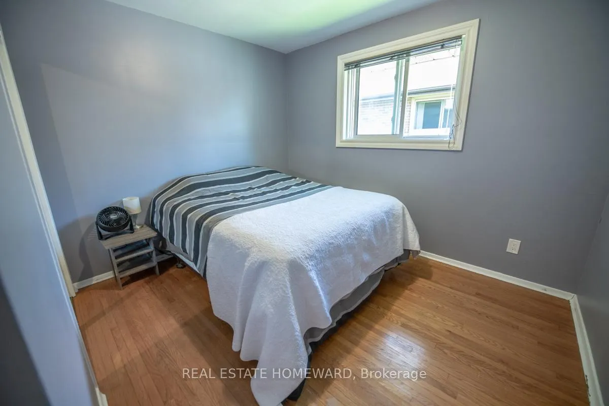 Photo 12 of 4 Sunicrest Boulevard, Clarington, Bowmanville — HOMEH