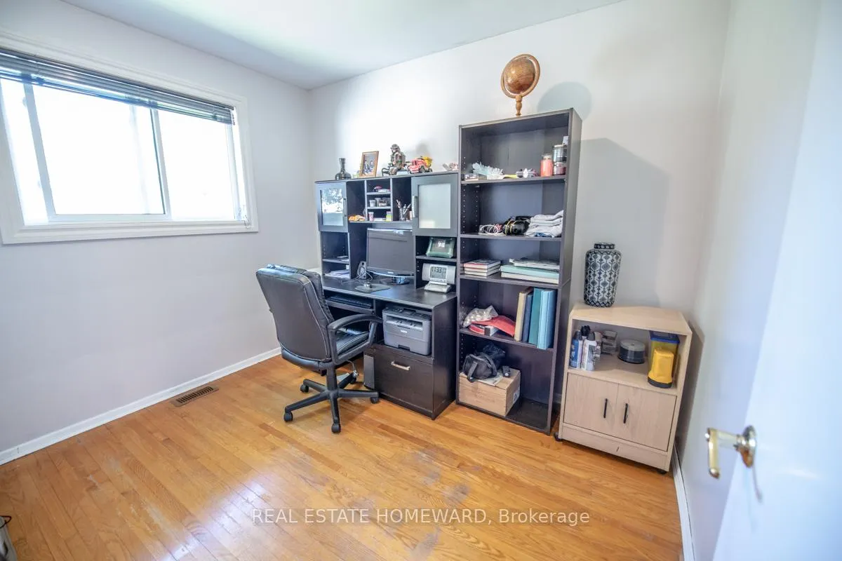 Photo 15 of 4 Sunicrest Boulevard, Clarington, Bowmanville — HOMEH