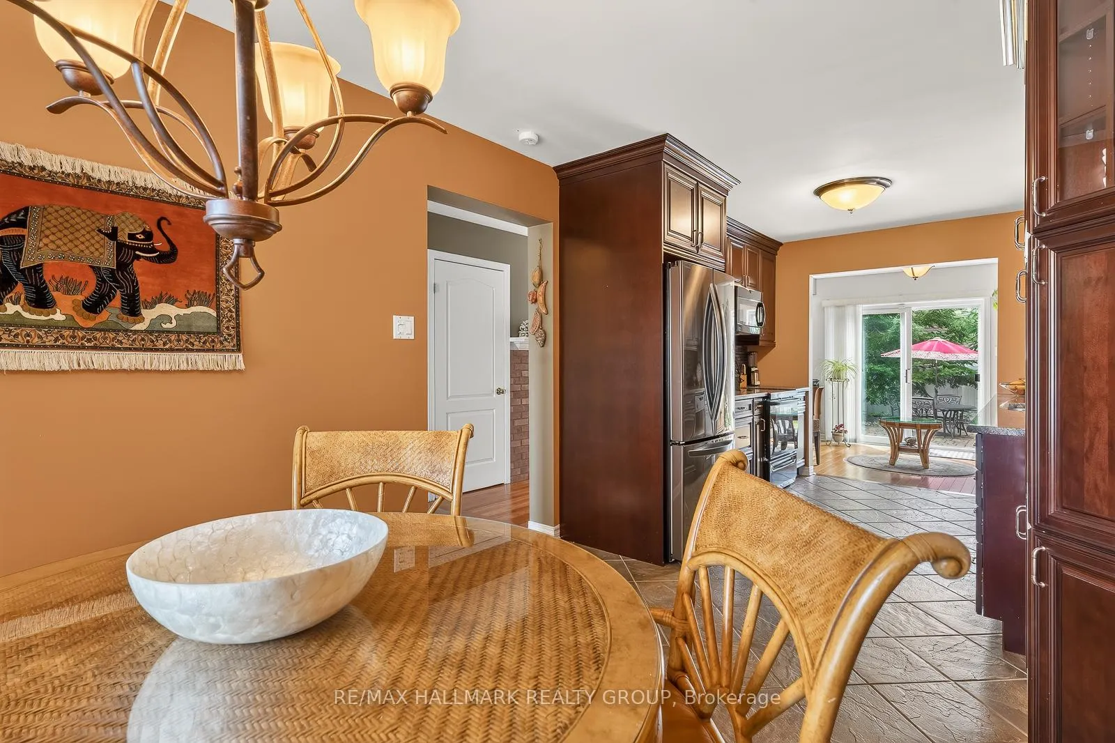 Photo 9 of 511 Deancourt Crescent, Ottawa, Fallingbrook/Ridgemount — HOMEH