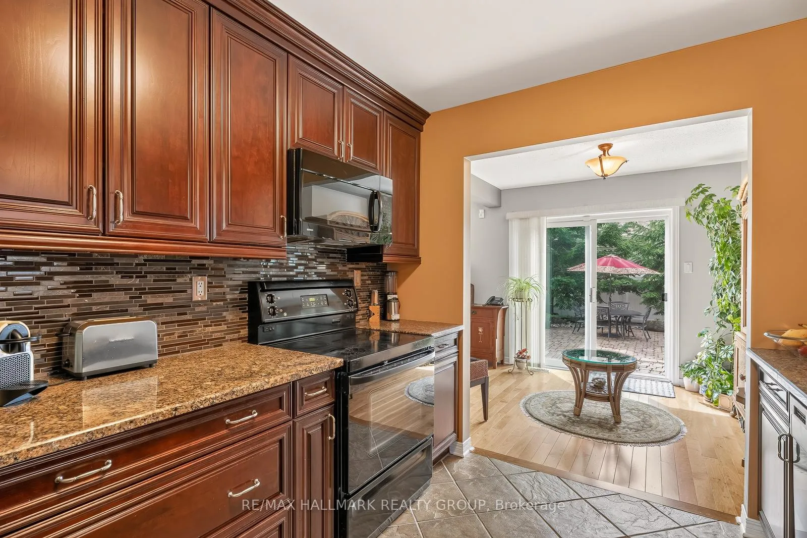Photo 11 of 511 Deancourt Crescent, Ottawa, Fallingbrook/Ridgemount — HOMEH