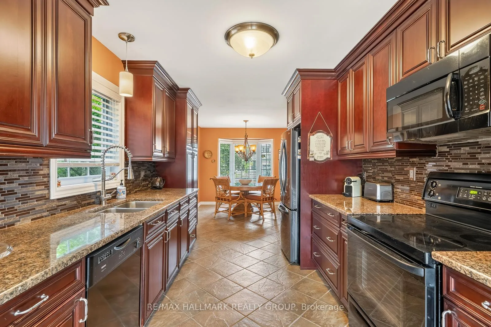 Photo 12 of 511 Deancourt Crescent, Ottawa, Fallingbrook/Ridgemount — HOMEH