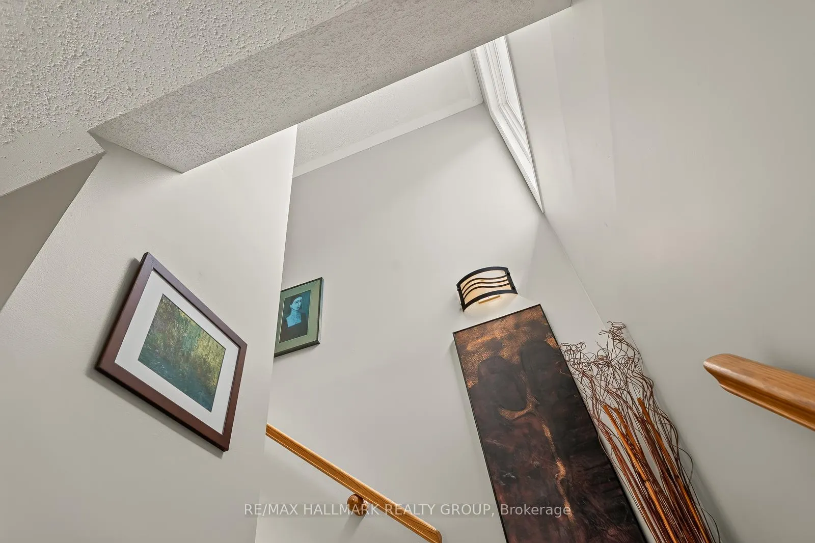 Photo 21 of 511 Deancourt Crescent, Ottawa, Fallingbrook/Ridgemount — HOMEH
