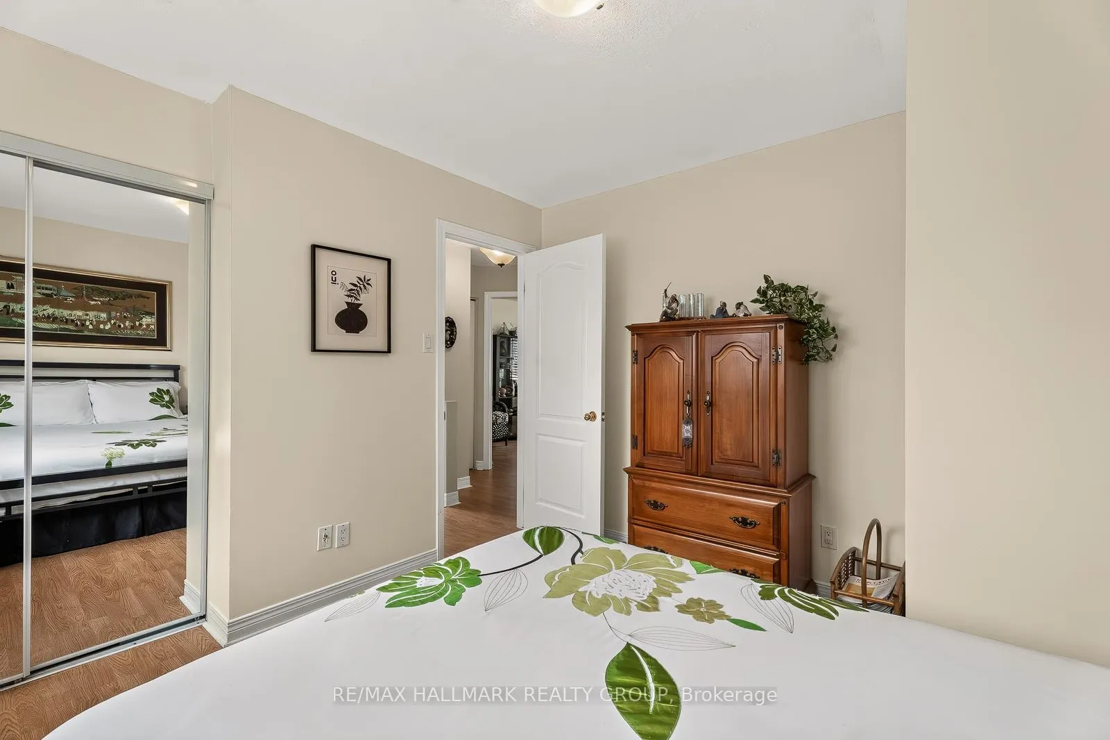 Photo 31 of 511 Deancourt Crescent, Ottawa, Fallingbrook/Ridgemount — HOMEH
