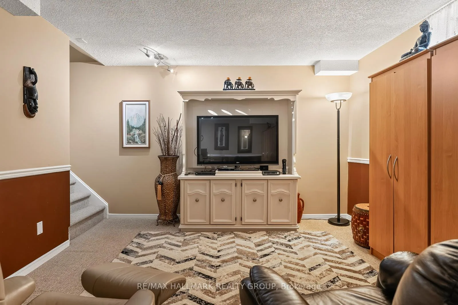 Photo 37 of 511 Deancourt Crescent, Ottawa, Fallingbrook/Ridgemount — HOMEH