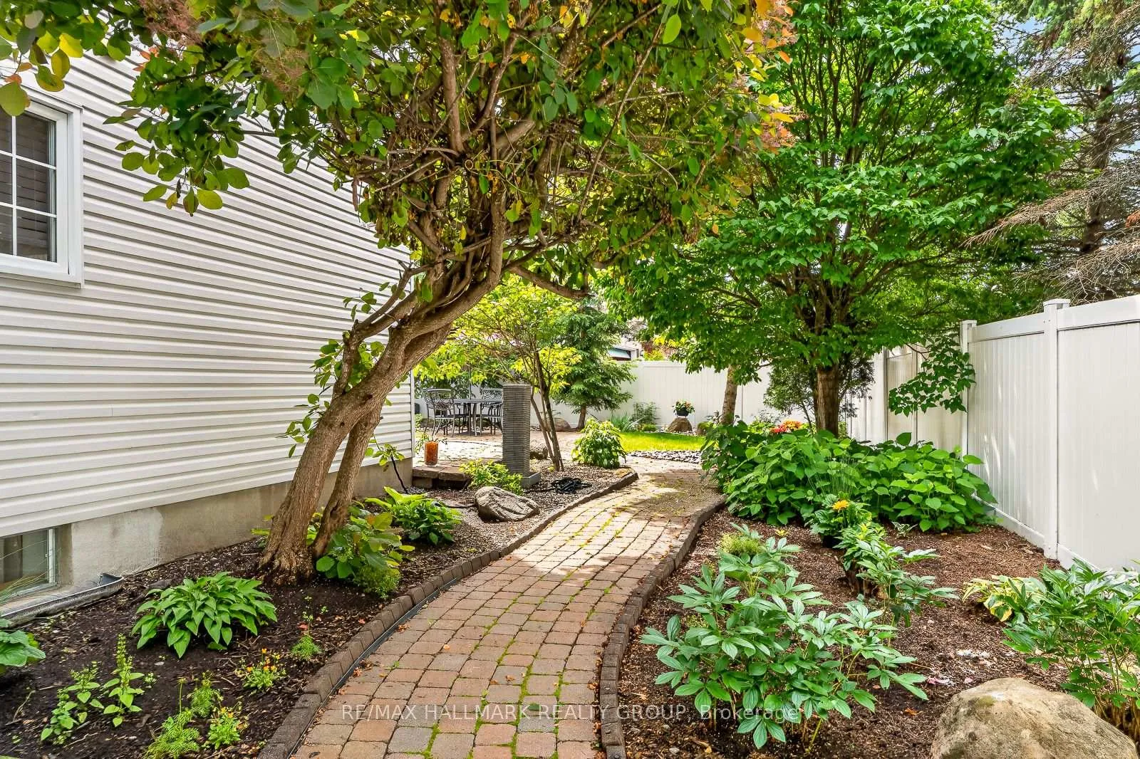 Photo 43 of 511 Deancourt Crescent, Ottawa, Fallingbrook/Ridgemount — HOMEH