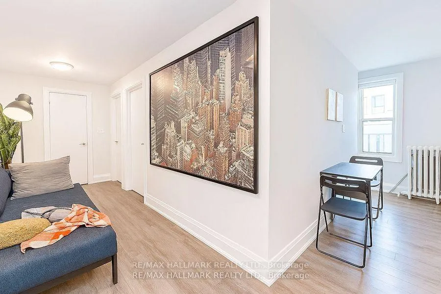 Front of Unit 1, 595 St Clair Avenue W