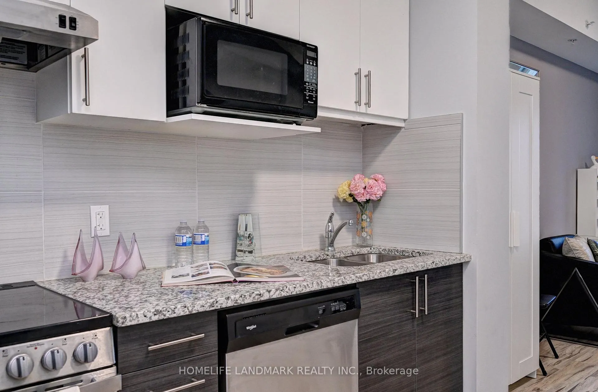 Photo 8 of Unit 301, 77 Leland Street E, Hamilton, Ainslie Wood — HOMEH