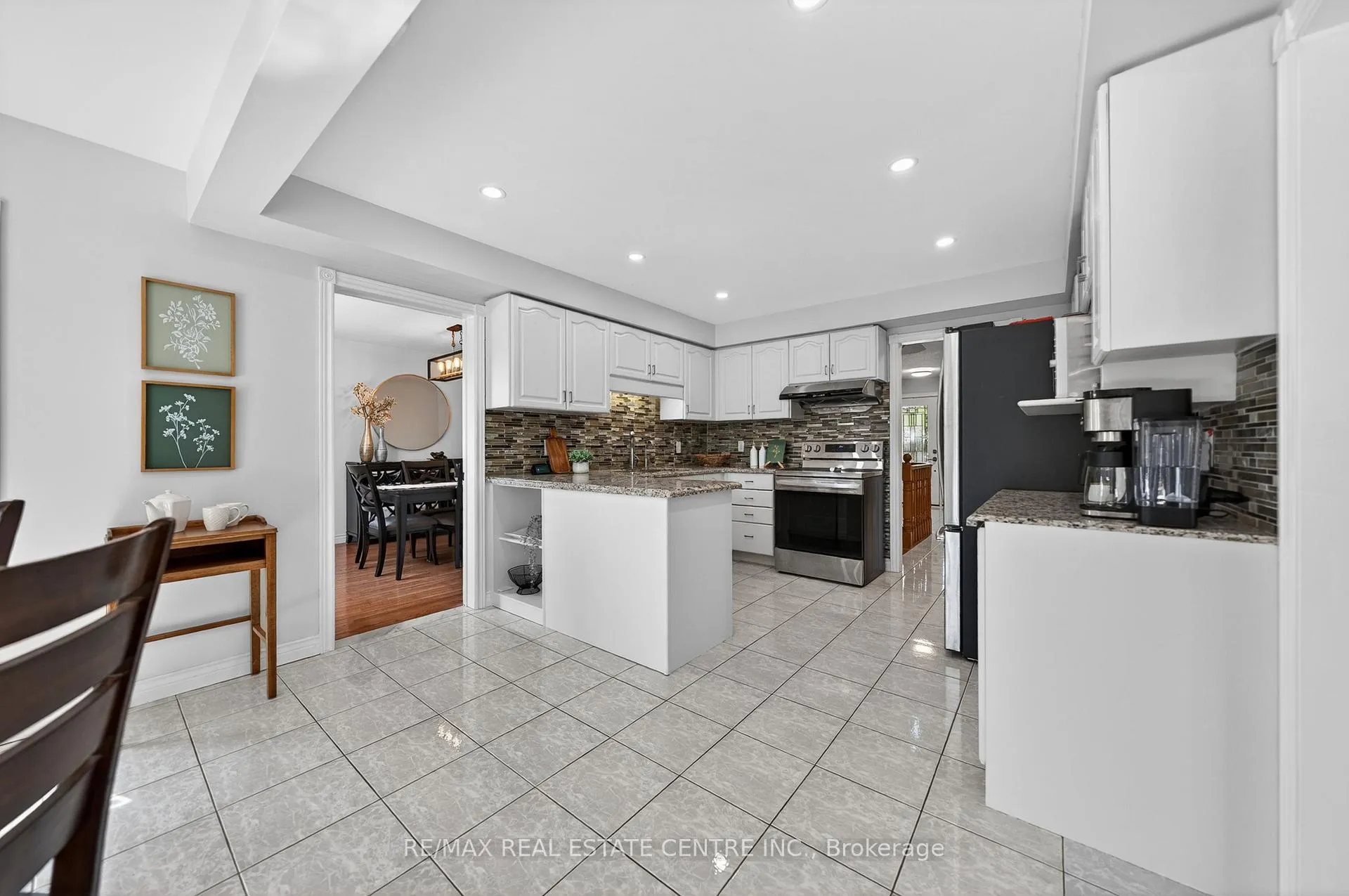 Photo 13 of 111 Hume Drive, Cambridge, Fiddlesticks — HOMEH