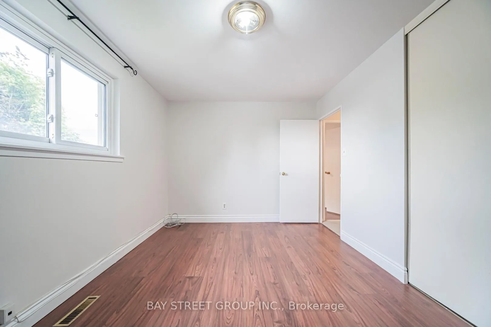 Photo 11 of 296 Killdeer Street W, Oshawa, Eastdale — HOMEH