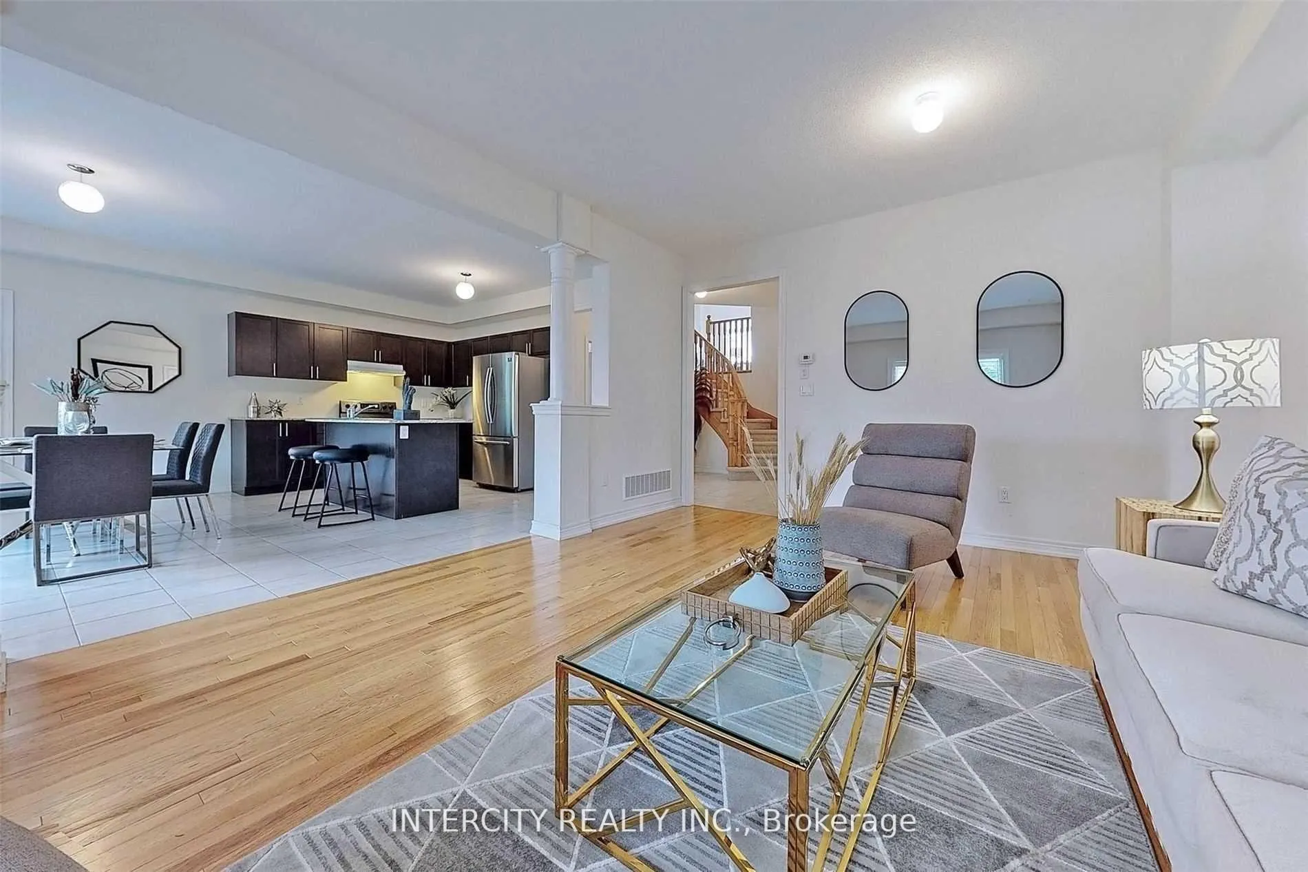 Photo 4 of 289 Bruce Cameron Drive, Clarington, Bowmanville — HOMEH