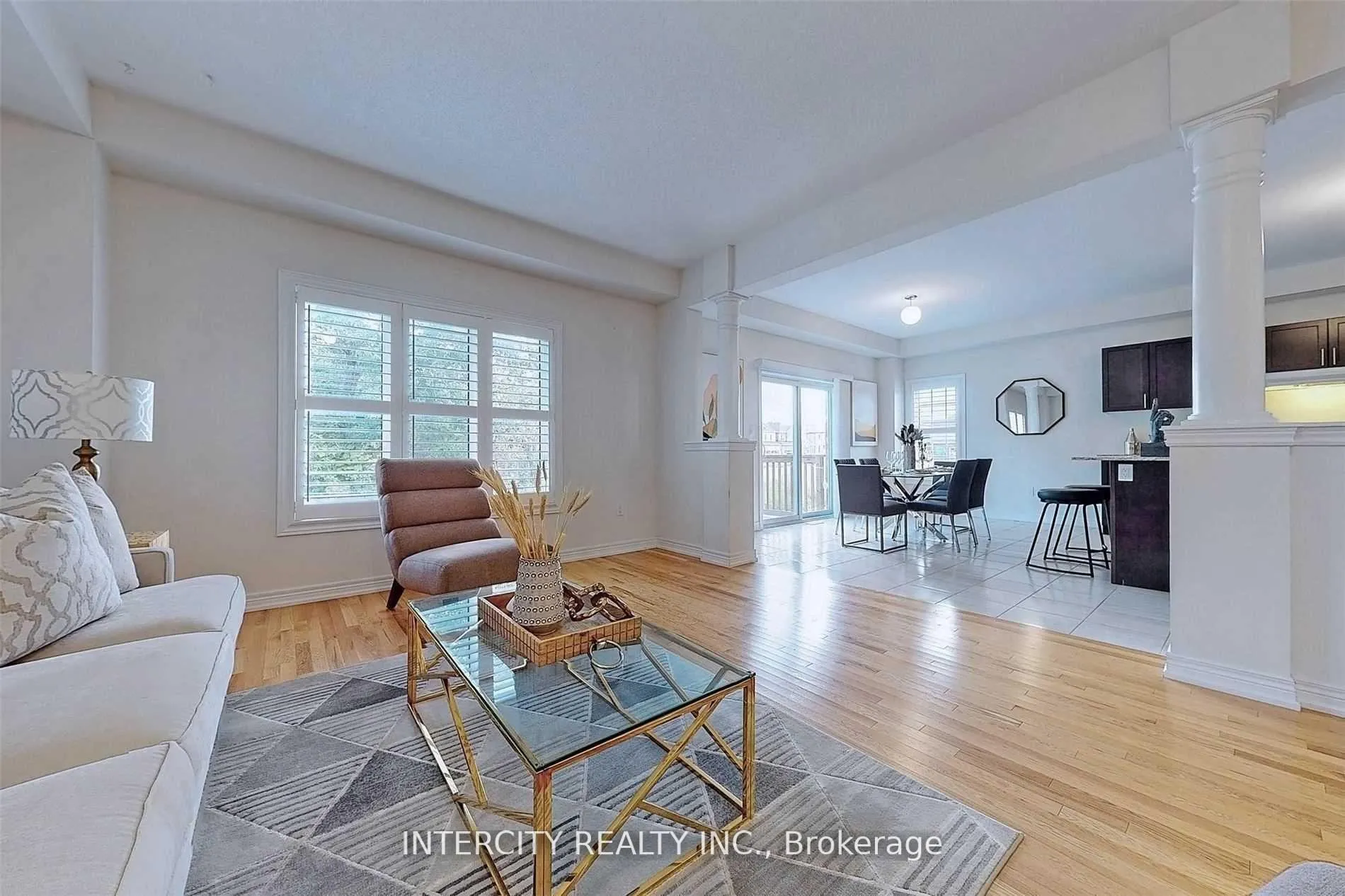 Photo 5 of 289 Bruce Cameron Drive, Clarington, Bowmanville — HOMEH