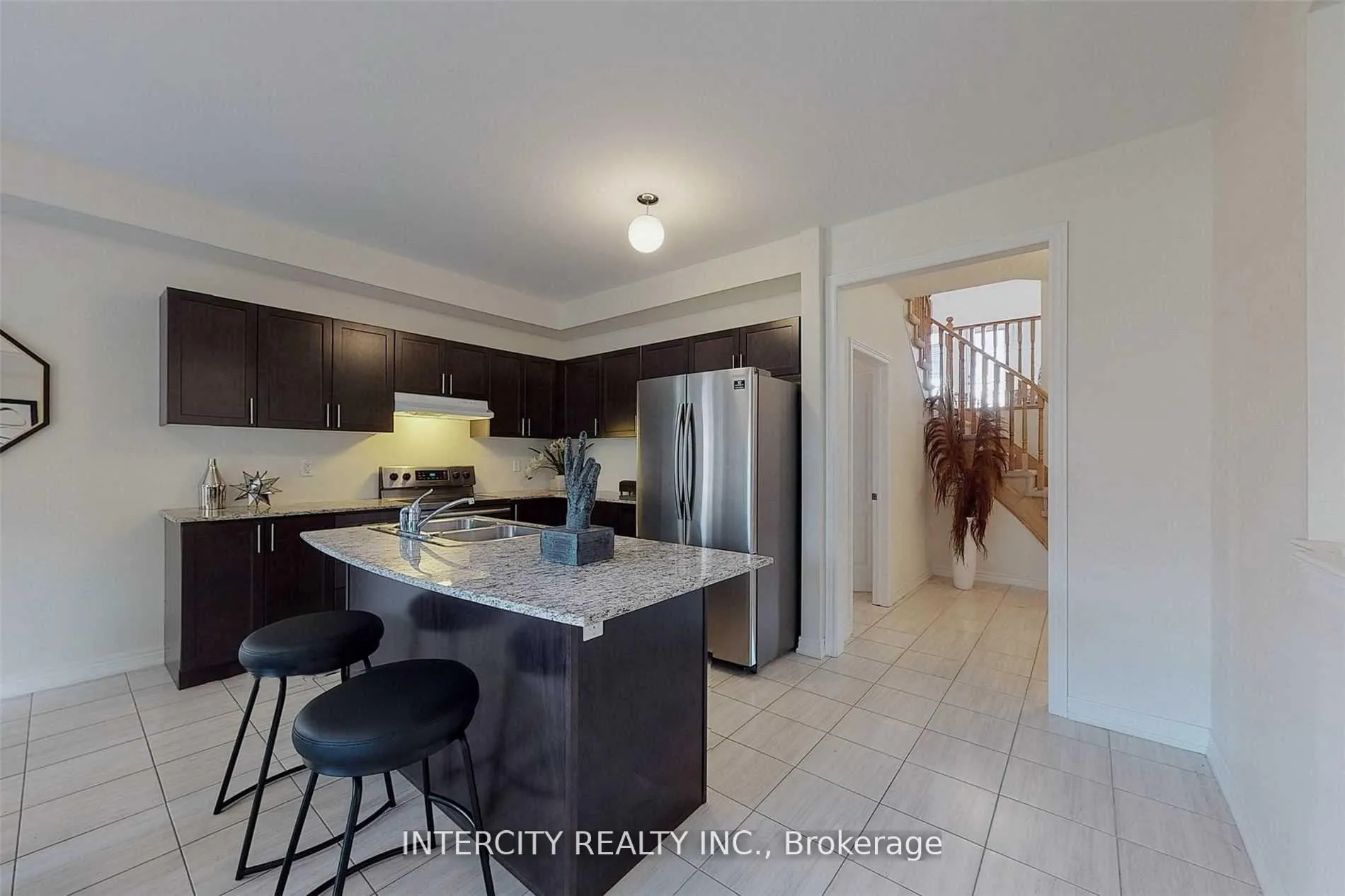 Photo 6 of 289 Bruce Cameron Drive, Clarington, Bowmanville — HOMEH