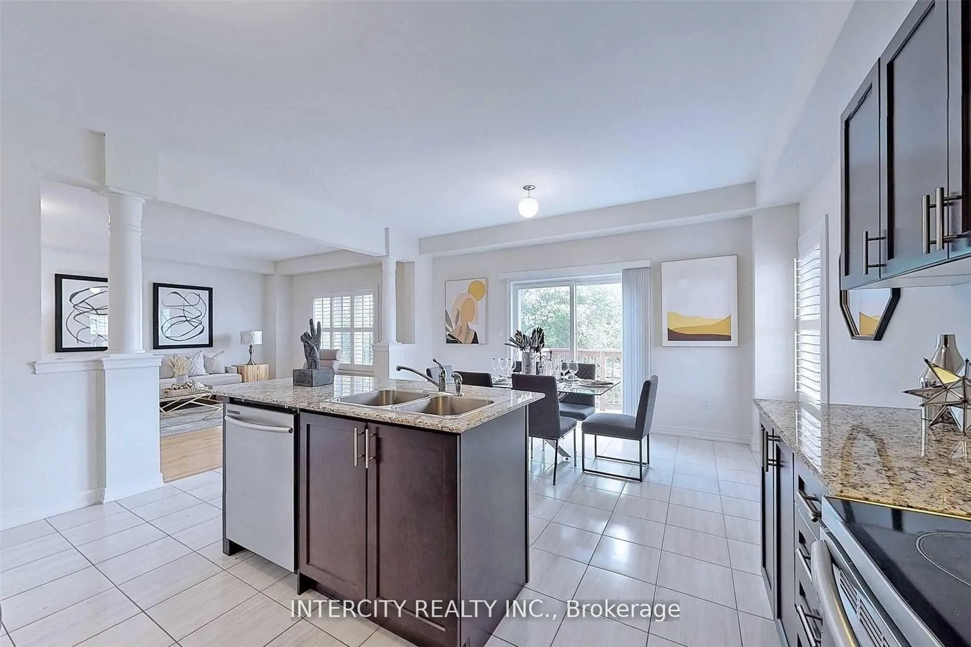 Photo 7 of 289 Bruce Cameron Drive, Clarington, Bowmanville — HOMEH