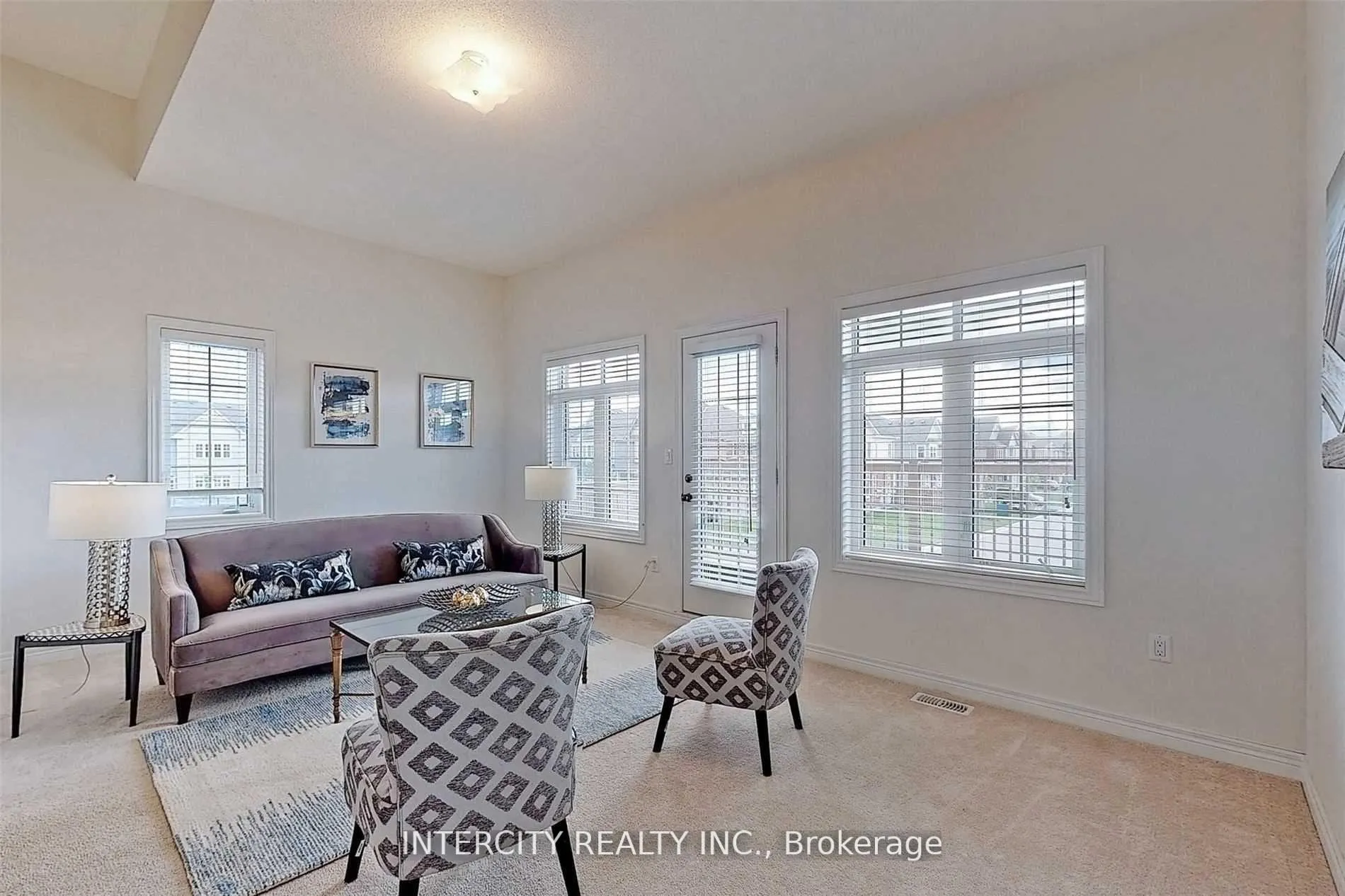Photo 8 of 289 Bruce Cameron Drive, Clarington, Bowmanville — HOMEH