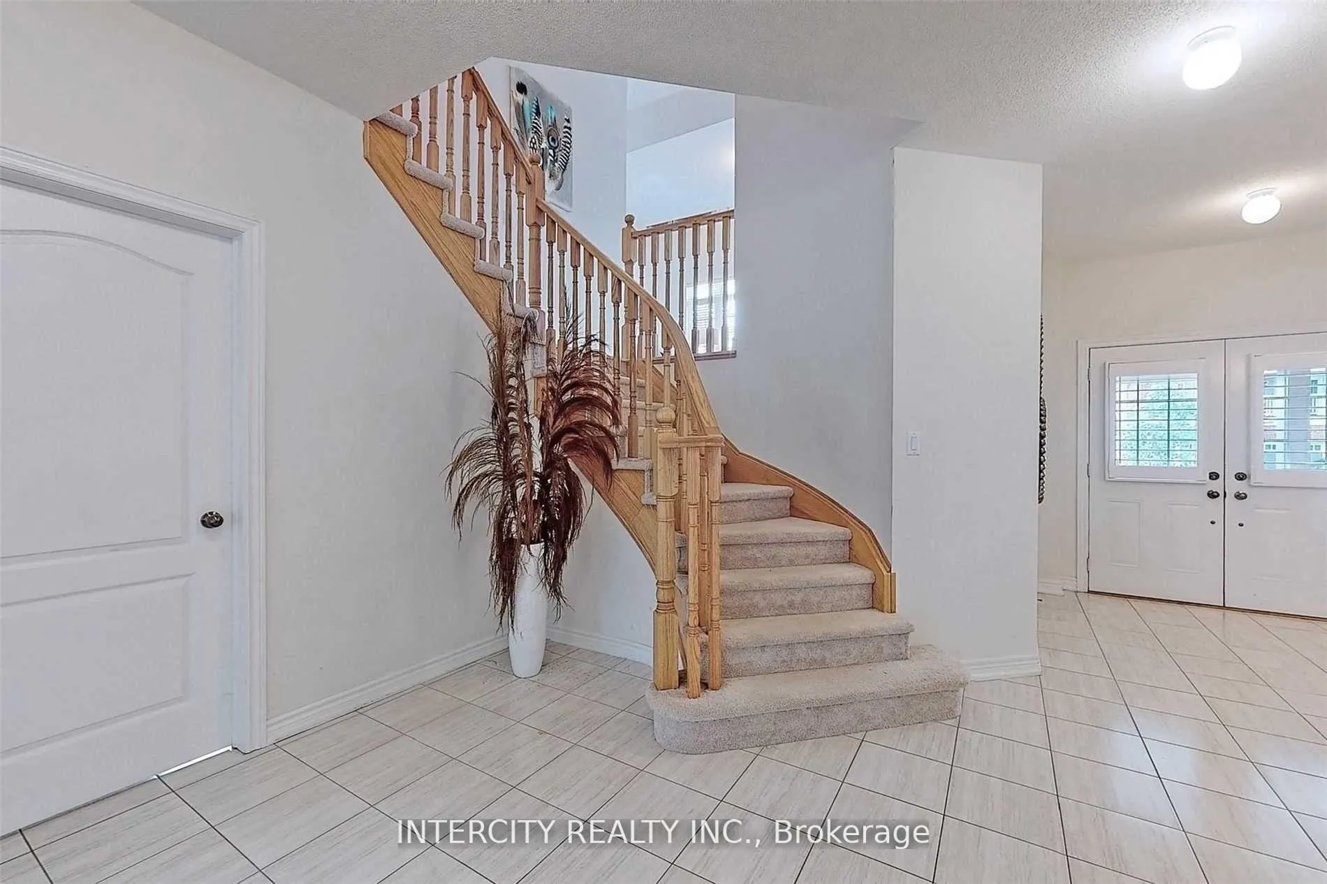 Photo 10 of 289 Bruce Cameron Drive, Clarington, Bowmanville — HOMEH