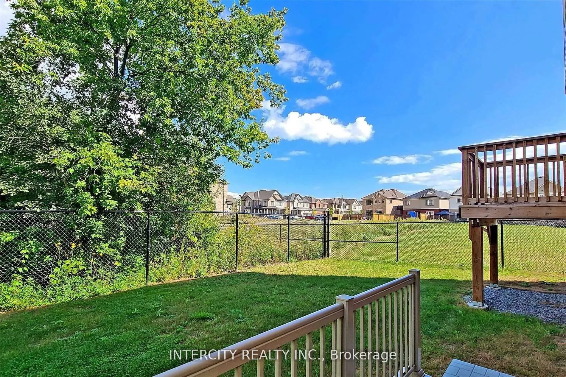 Photo 12 of 289 Bruce Cameron Drive, Clarington, Bowmanville — HOMEH