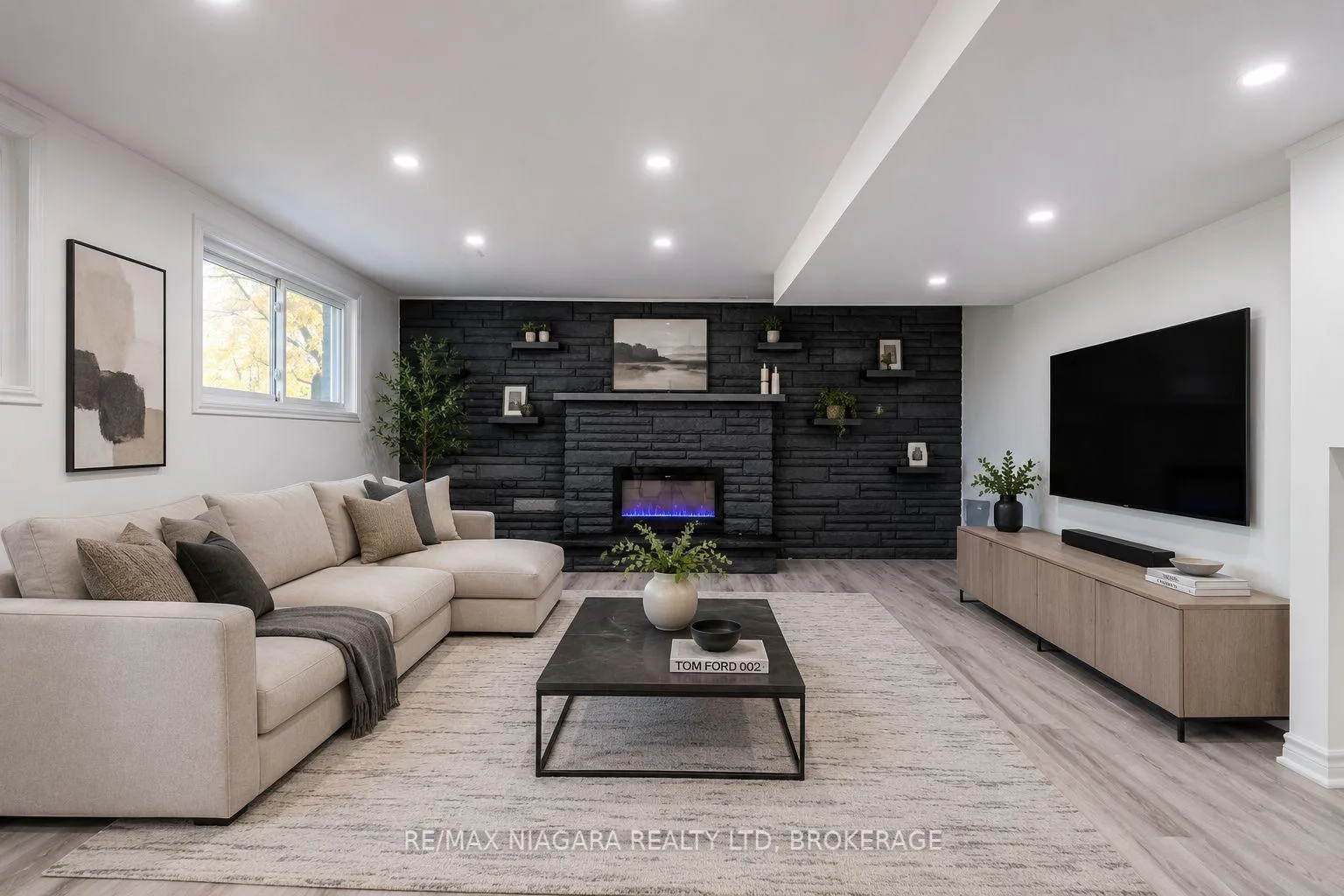 Photo 1 of Unit LOWER, 22 Chantler Road, Welland, West Welland — HOMEH