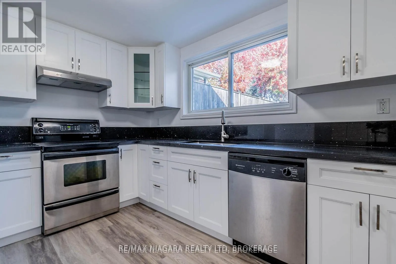 Photo 4 of Unit LOWER, 22 Chantler Road, Welland, West Welland — HOMEH