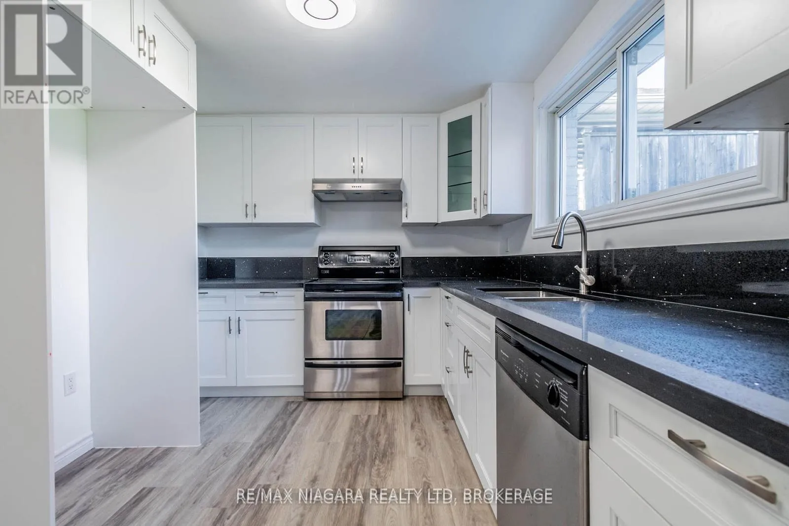 Photo 5 of Unit LOWER, 22 Chantler Road, Welland, West Welland — HOMEH
