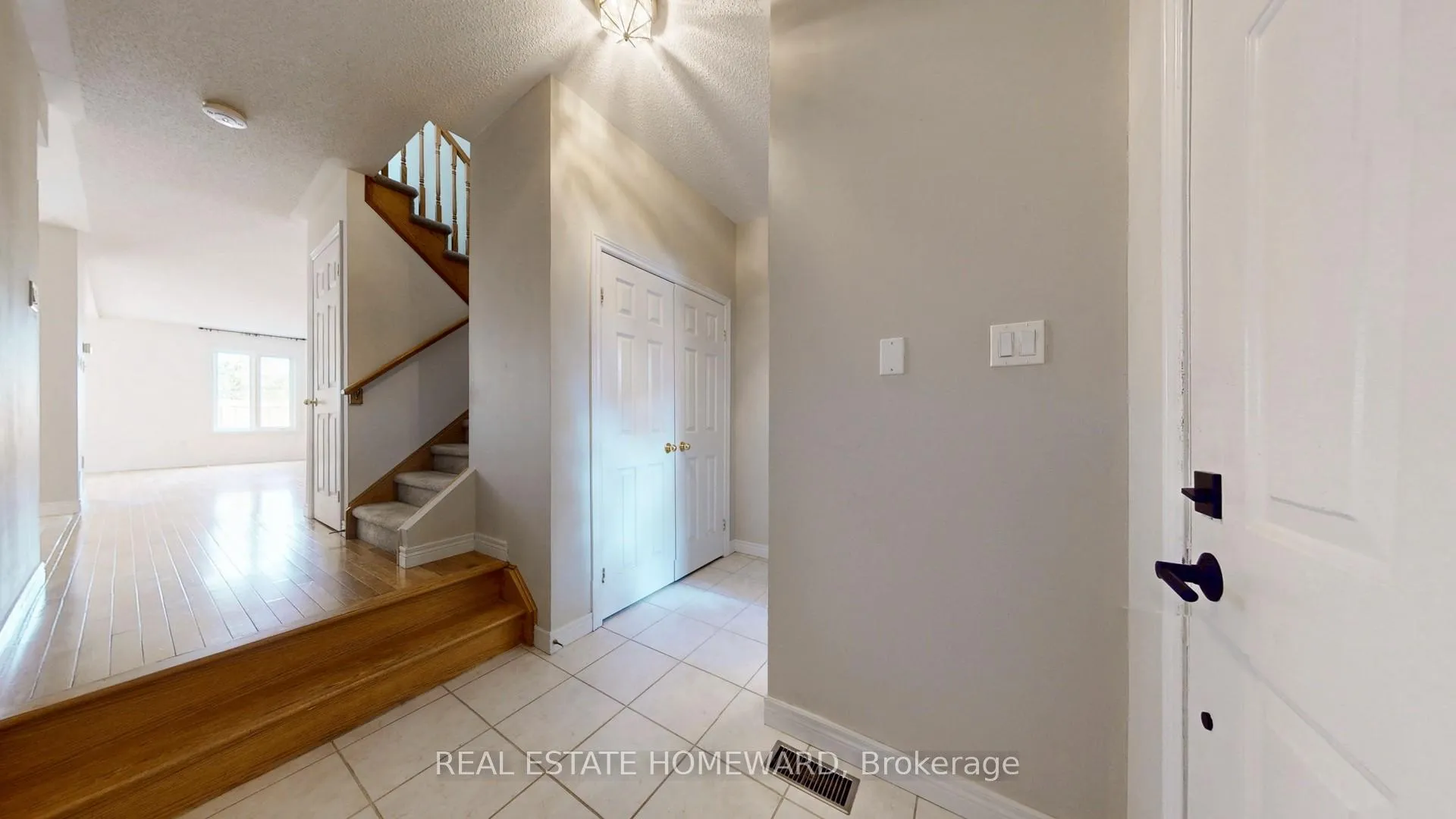Photo 3 of Unit 3, 476 Walker's Line, Burlington, Roseland — HOMEH