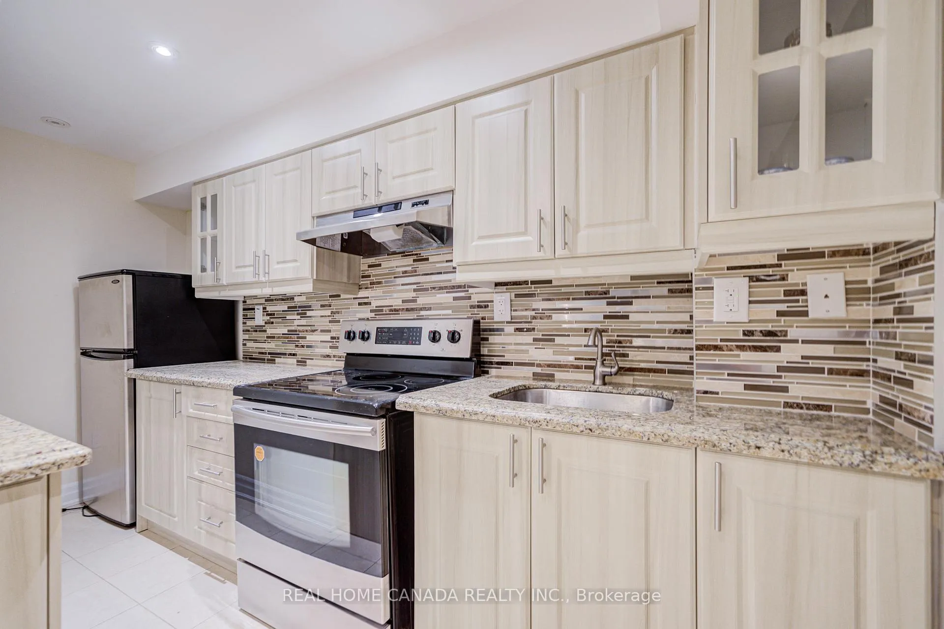 Photo 39 of 617 Wettlaufer Terrace, Milton, Scott — HOMEH