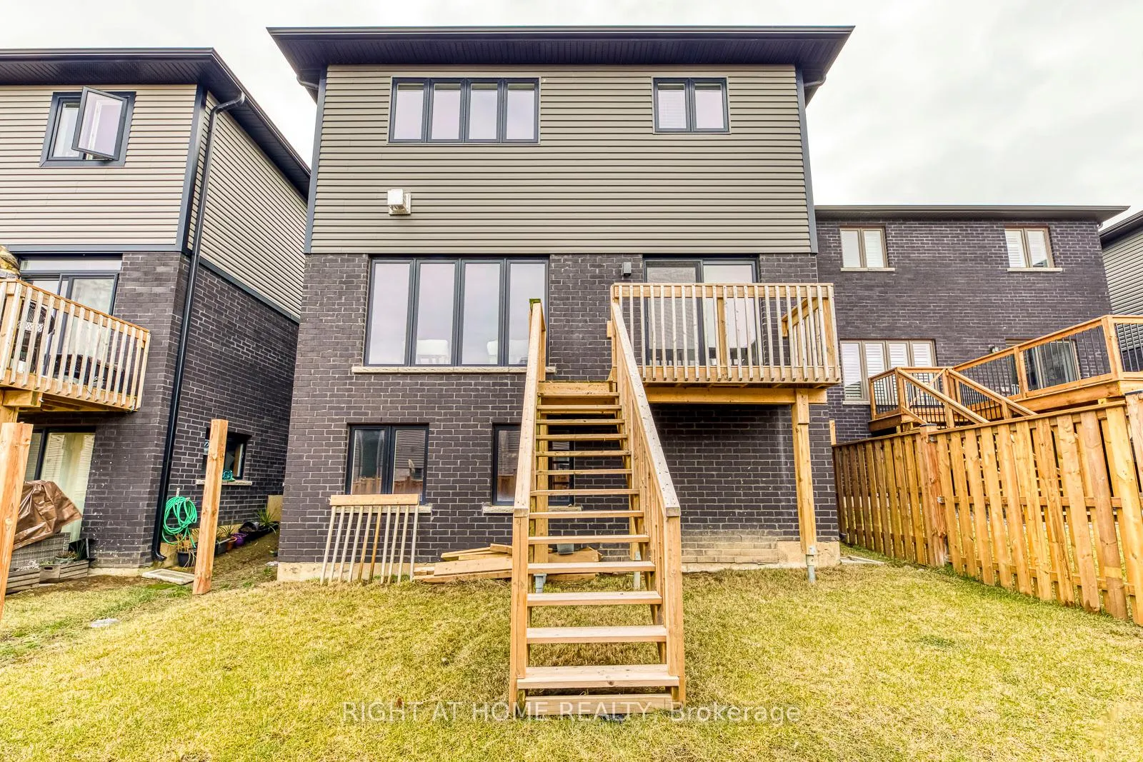 Photo 25 of 4083 Healing Street, Lincoln, Beamsville — HOMEH