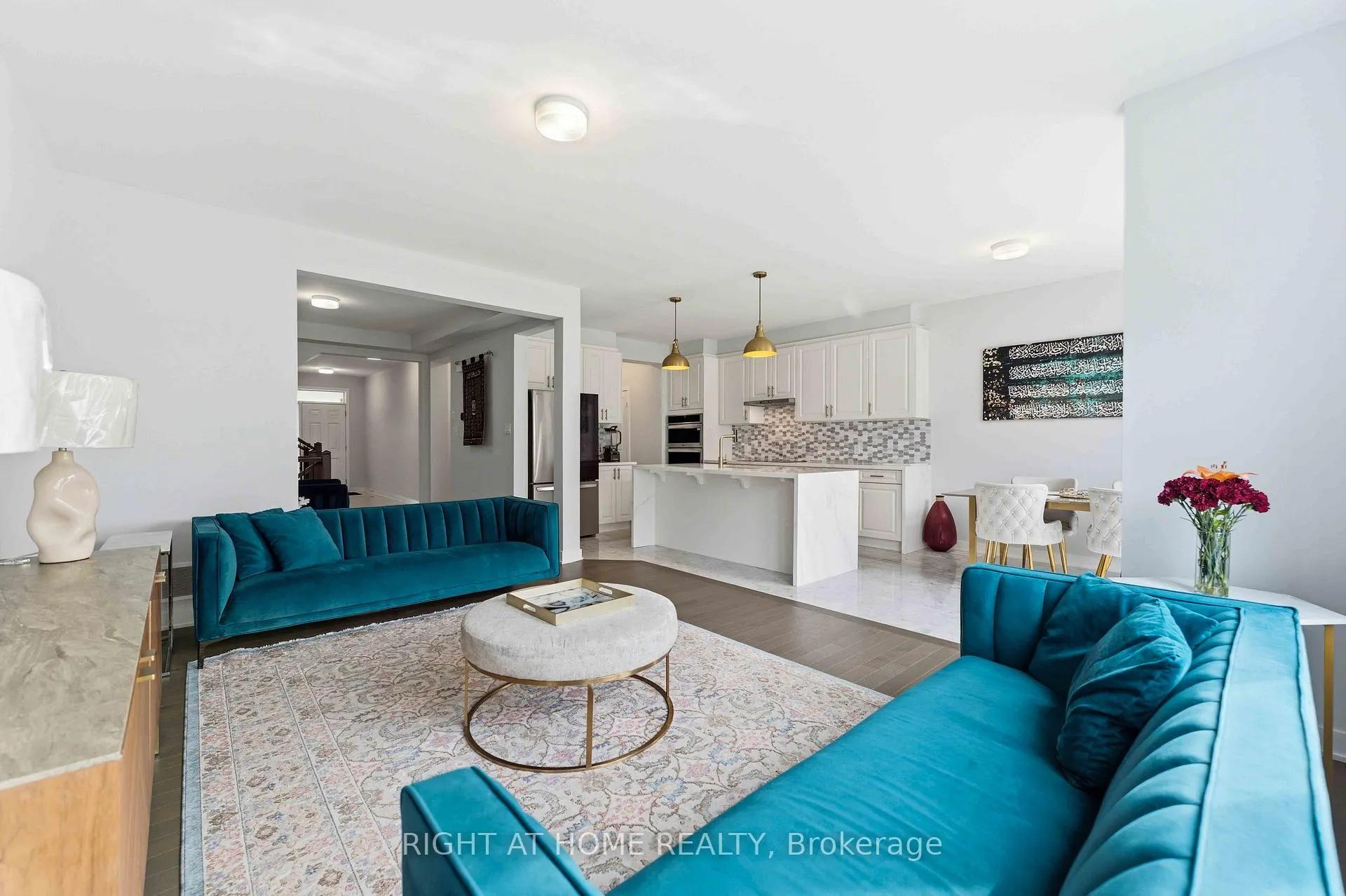 Photo 5 of 105 Alamo Street, Ottawa, Barrhaven - Half Moon Bay — HOMEH