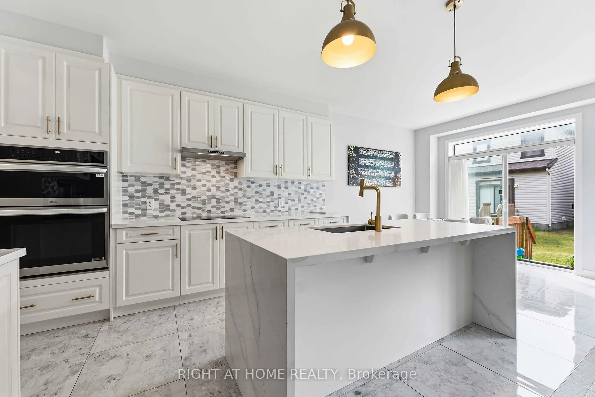 Photo 7 of 105 Alamo Street, Ottawa, Barrhaven - Half Moon Bay — HOMEH