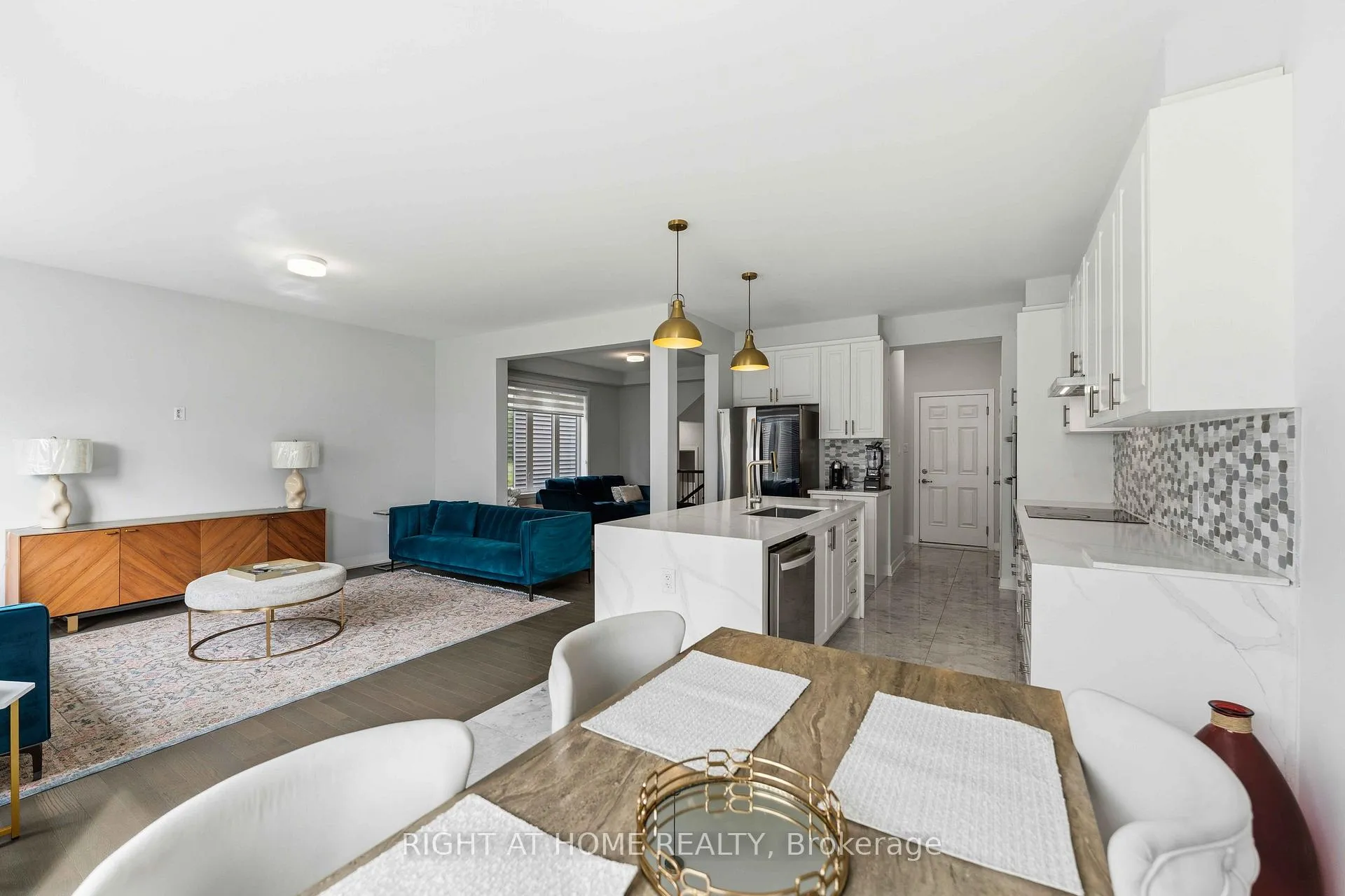 Photo 12 of 105 Alamo Street, Ottawa, Barrhaven - Half Moon Bay — HOMEH