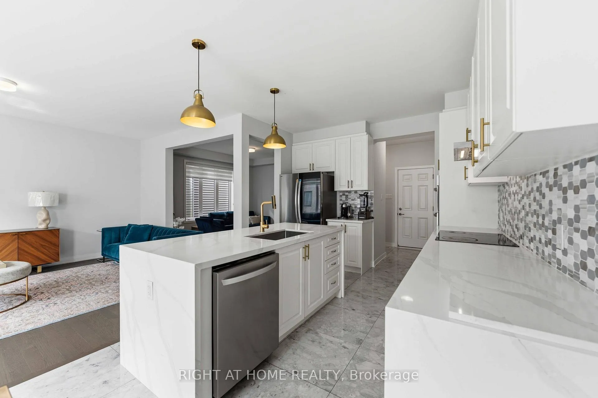 Photo 13 of 105 Alamo Street, Ottawa, Barrhaven - Half Moon Bay — HOMEH