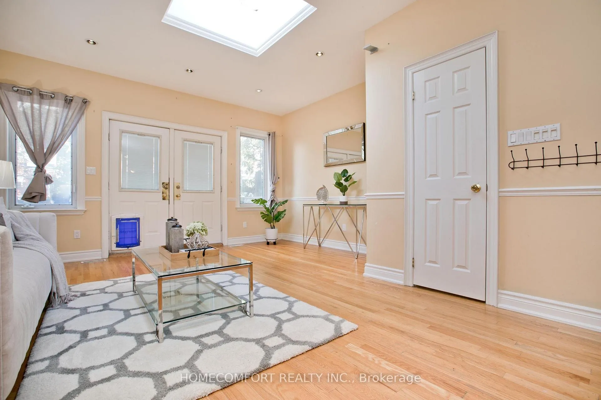 Photo 3 of 62 Keystone Avenue, Toronto, East End-Danforth — HOMEH