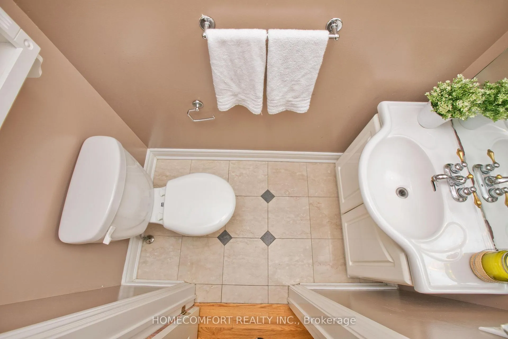 Photo 13 of 62 Keystone Avenue, Toronto, East End-Danforth — HOMEH