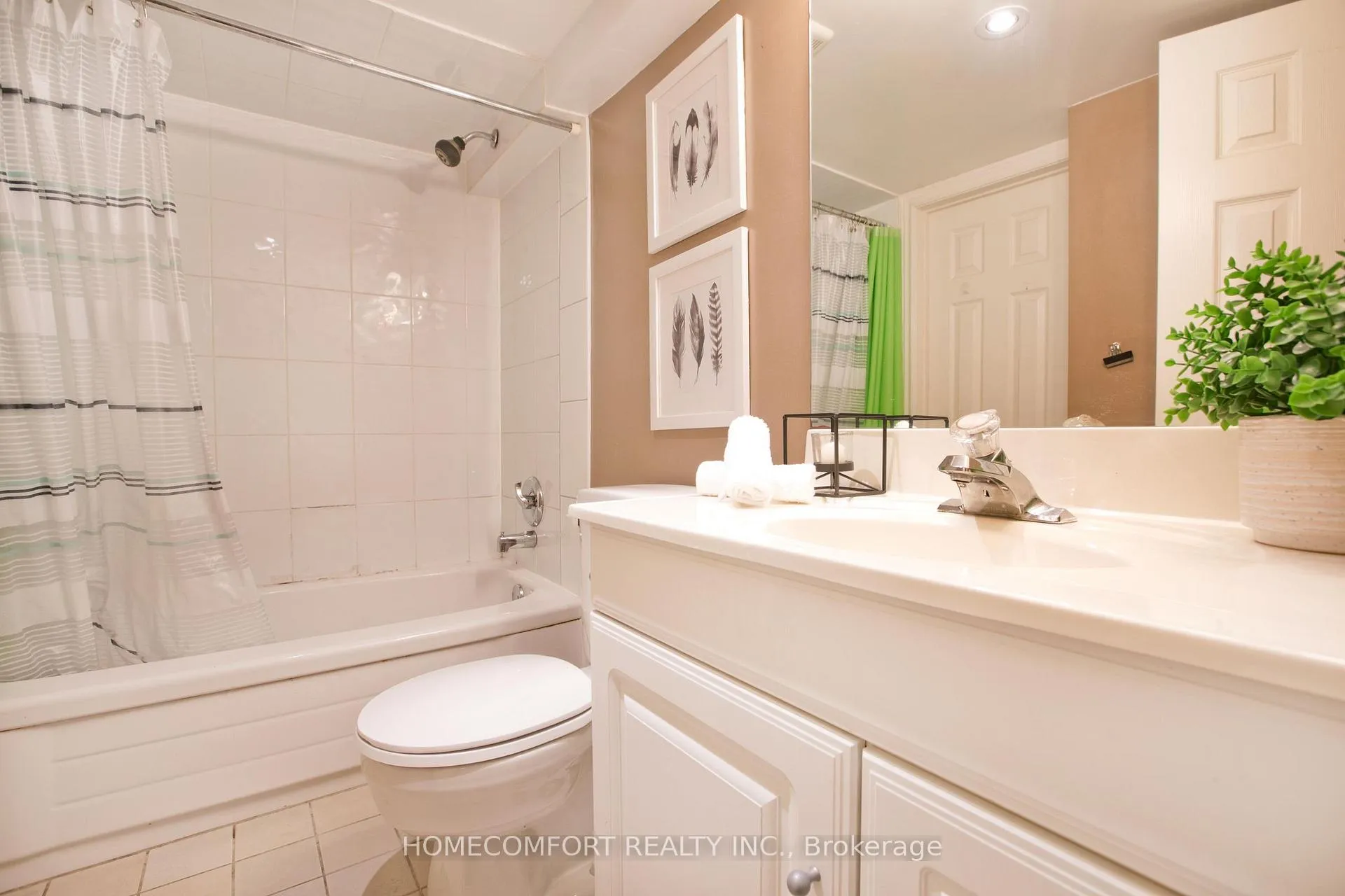 Photo 25 of 62 Keystone Avenue, Toronto, East End-Danforth — HOMEH