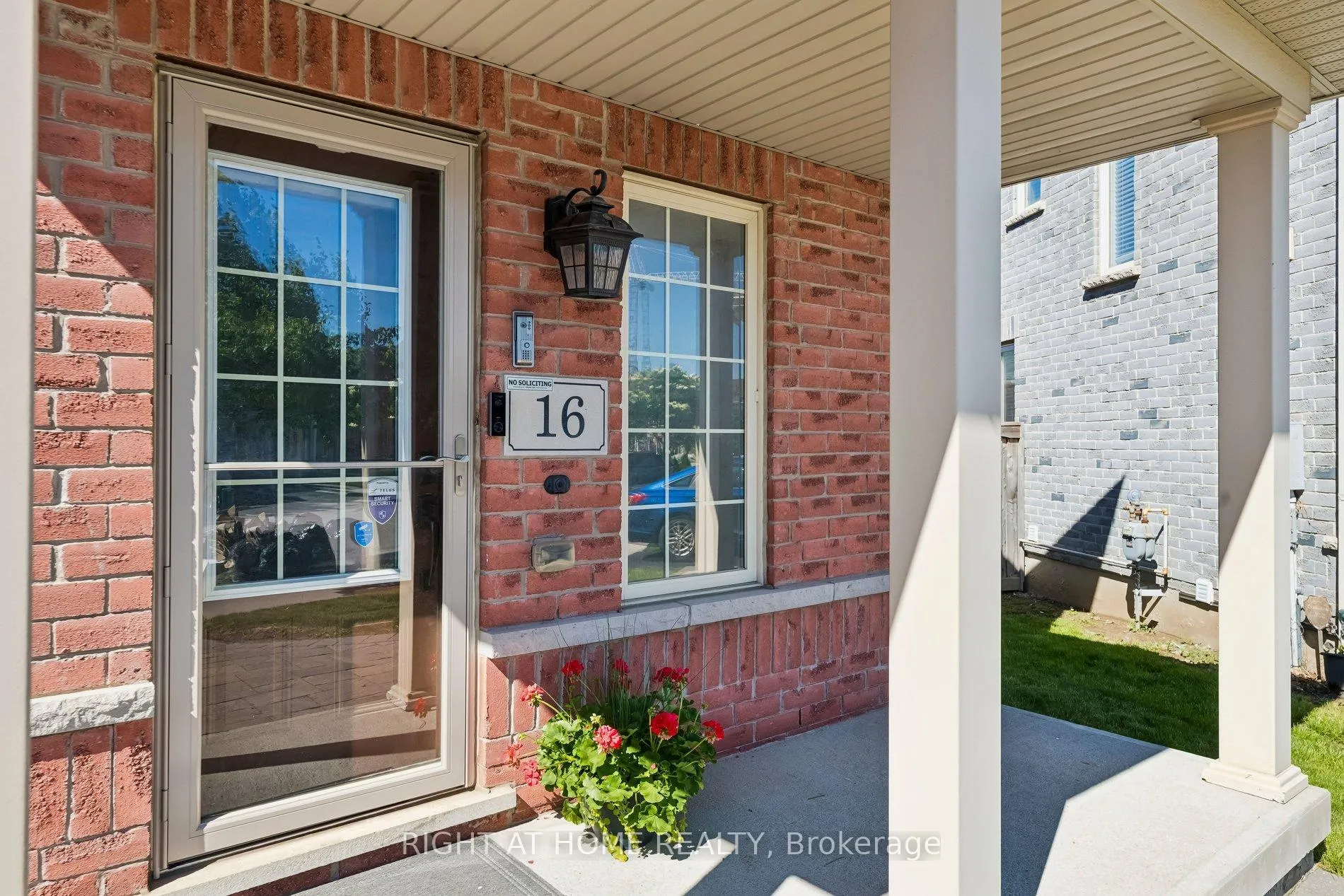 Photo 4 of 16 Kinrade Crescent, Ajax, Central East — HOMEH